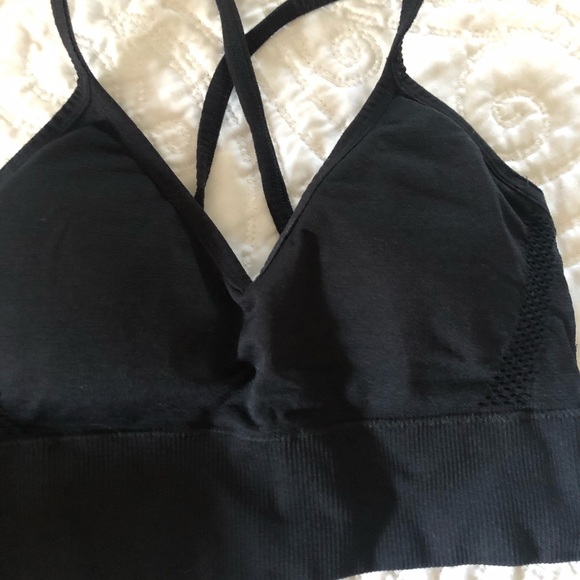 Strappy forever 21 sports bra size S - Picture 6 of 7